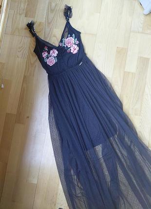 Черное платье макси guess с цветочной вышивкой на топе трендовое коктельное платье сарафан гес с сеточкой
