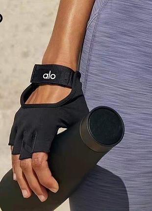 Спортивні рукавички alo yoga для тренувань 🖤 стильні та зручні рукавички для занять у тренажерному залі, фітнесу, кросфіту, йоги та інших тренувань.