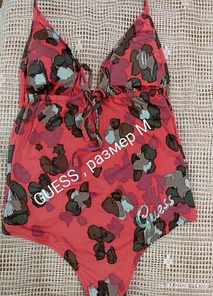 Слитный купальник размер м  , guess