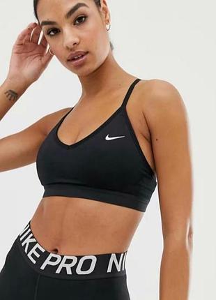 Брендовий спортивний топ бренду nike dri- fit    uk  10    eur  38