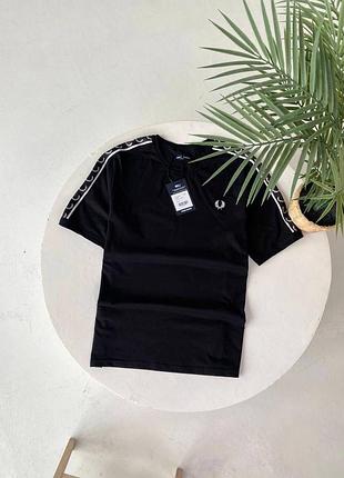 Футболка fred perry на лампасах