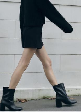 Шкіряні черевики від zara