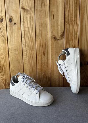 Жіночі білі класичні кеди взуття кросівки adidas stan smith