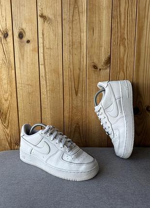 Білі класичні шкіряні жіночі кеди взуття кросівки nike air force