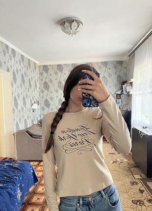 Чудова кофтинка,приємна тканина,чудово сидить