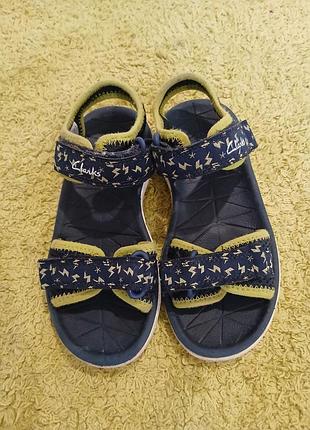 Детские босоножки,фирма clarks