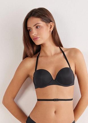 Чорний бюстгальтер з пуш апта трансформованими бретелями intimissimi