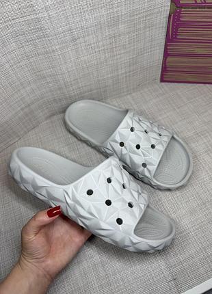 Оригинальные шлепанцы crocs