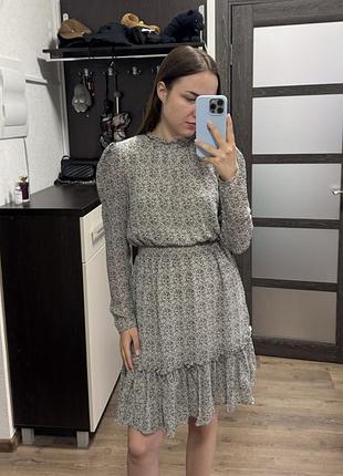 Нове плаття від reserved