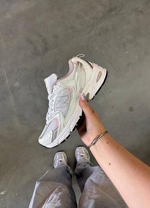 Стильные женские кроссовки new balance 530 white silver pink