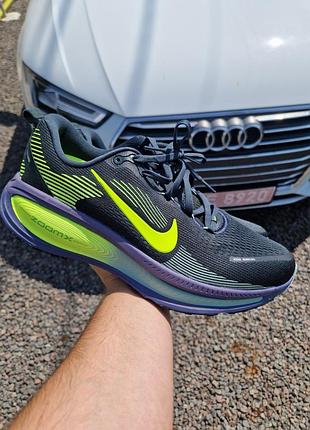 Оригинальные беговые кроссовки nike vomero 18 hm6803-30