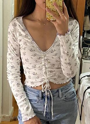 ✨ кроп-топ у квіточку із затяжкою від h&m ✨