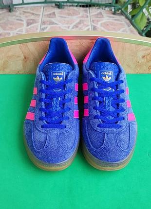 Кросівки adidas gazelle indoor 'blue lucid pink' 2024 рік шкіра-замша 23,5 см.