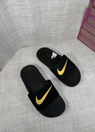 Оригінальні шльопанці nike