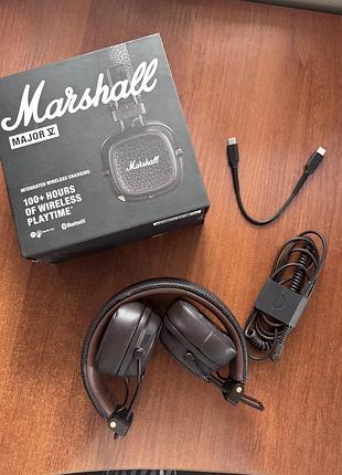 Коричневые беспроводные накладные наушники marshall major v
