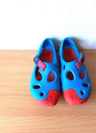 Классные босоножки сандалии закрытый носок clarks doodles u9,5 /27-28 р. стелька 17,5 см.