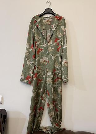 Атласний комбінезон zara