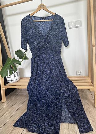 Стильна жіноча сукня