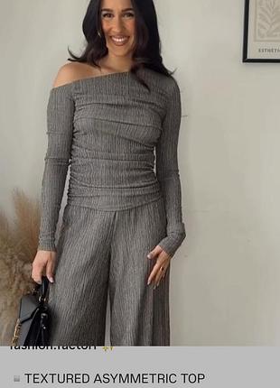 Zara гарний топ р м- л асиметрія