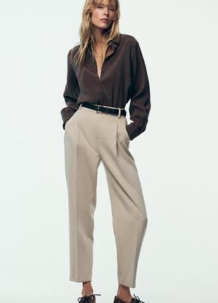 Бежевые брюки zara