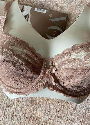 Пудровий бюстгальтер на чашку e