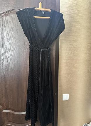 Велюровий чорний комбінезон від new look розмір s/m