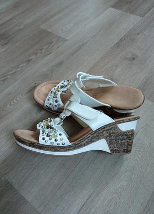 Женские босоножки на танкетке 40 (26см) rieker