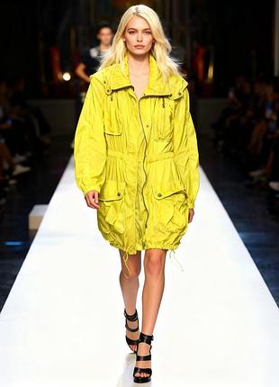 От дождя одеяла: плащ/дождевик john galliano