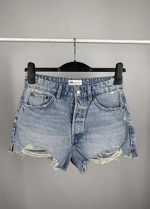 Джинсові шорти з високою посадкою і необробленими краями zara, короткі джинсові шорти у розмірі s-m🔥