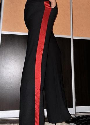 La dress m/l шикарні жіночі чорні з червоними лампасами штани брюки палаццо стрейч довгі