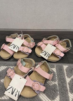 Босоніжки zara