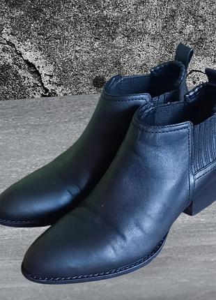 Ботільйони черевики козаки шкіряні в чорному кольорі alexander wang