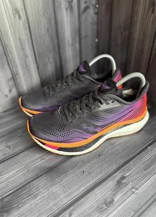 Кросівки saucony endorphin pro/р.39