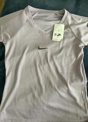 Спортивна футболка nike