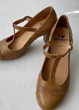 Світло-коричневі шкіряні туфлі wonders (made in spain) — стиль мері джейн, р. 36