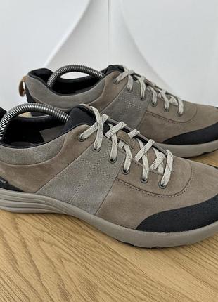 Оригінальні кросівки clarks waterproof