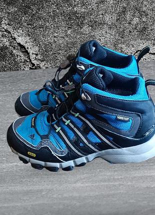 Кроссовки для мальчика термо на gore-tex adidas terex