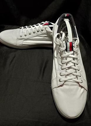Tommy hilfiger 4