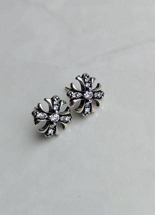 Сережки white chrome hearts 2шт