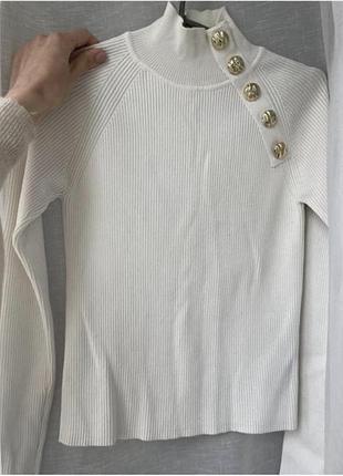 Светр zara із золотими ґудзиками
