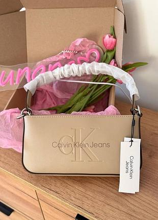 Оригінальна сумка багет calvin klein sculpted shoulder pouch в актуальному, базовому кольорі 🤍