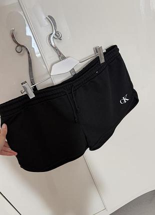 Шорти келвін чорні короткі спортивні пляжні укорочені білі жіночі резинці батал