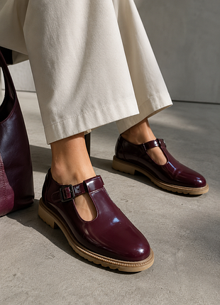 Кожаные туфли griffin town clarks  бургунди натуральная лаковая кожа