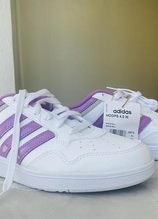 Оригінальні кросівки adidas