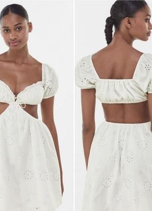☁️👗біла літня сукня bershka виконана з бавовняної прошви