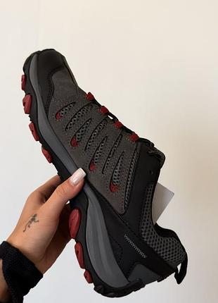 Чоловічі трекінгові кросівки merrell crosslander 3 у сірому кольорі з червоними акцентами оригінал 2