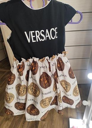 Детское платье с пышной юбкой с надписью versace