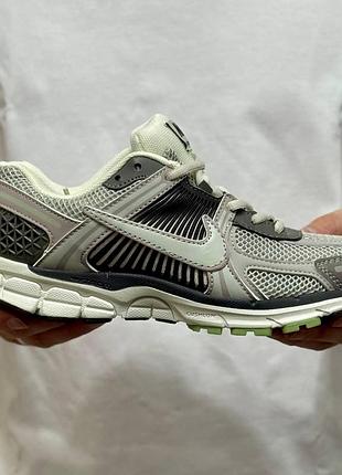 Zoom vomero 5 grey