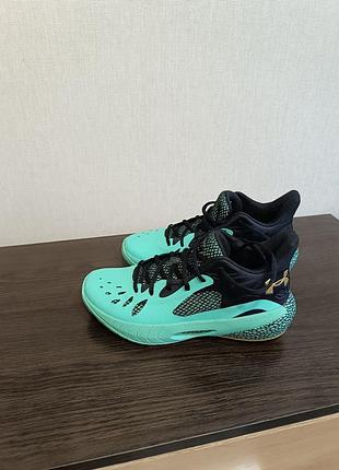 Кроссовки under armour