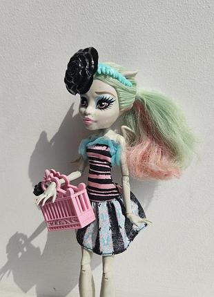 Monster high love in scaris rochelle garrott du roque рошель гаррот серія любов у скариже